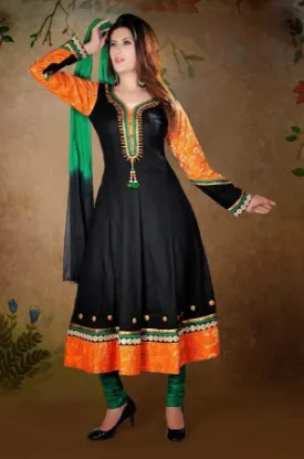 Picture of linen 3pc suit with embroidery desi style shalwar kamee